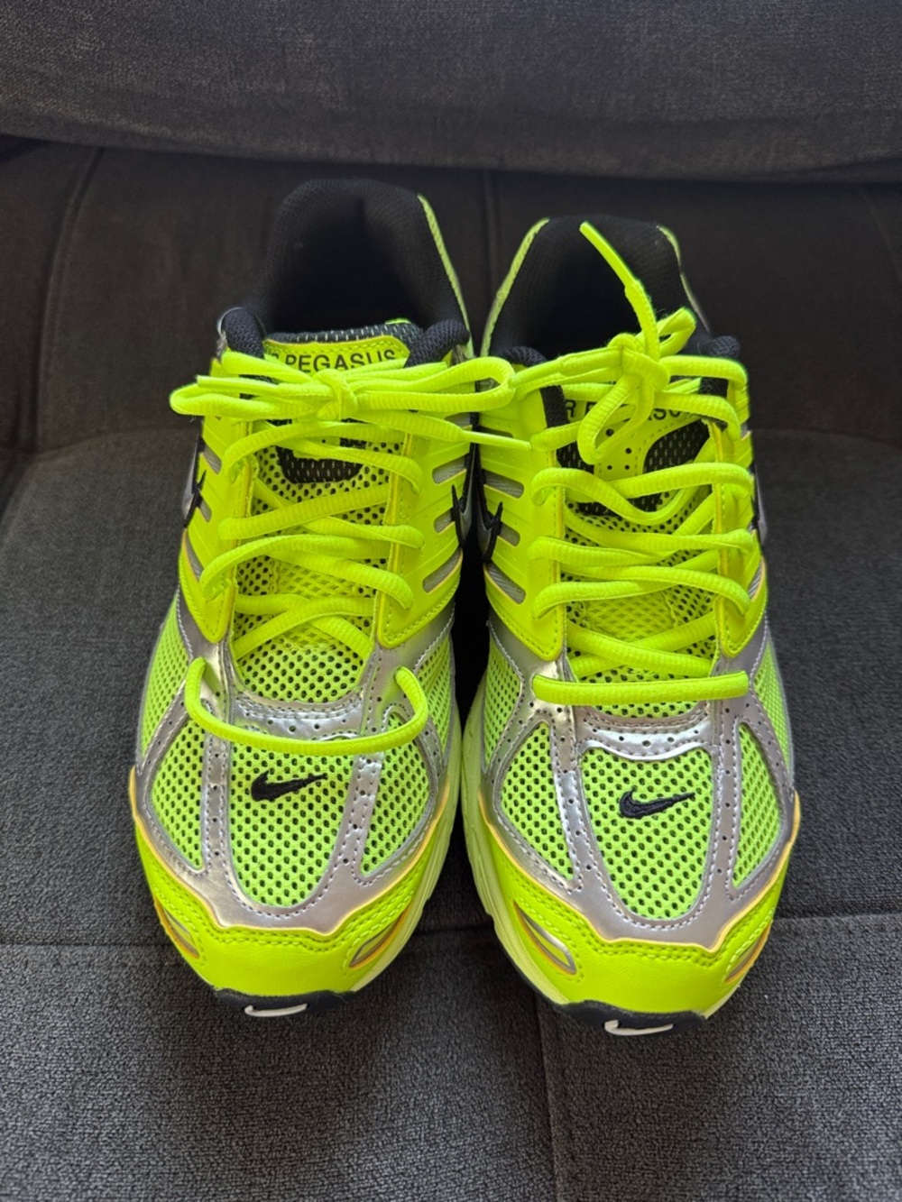 Nike woman size 8.5 Air Pegasus 2005 Neon Yellow-Green Mesh Running Sneakers new